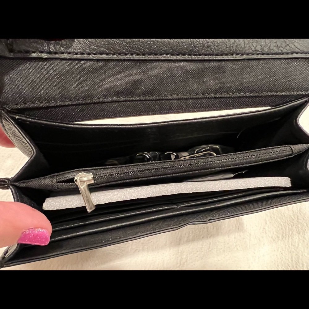 Touch screen purse - Picture 3 of 5